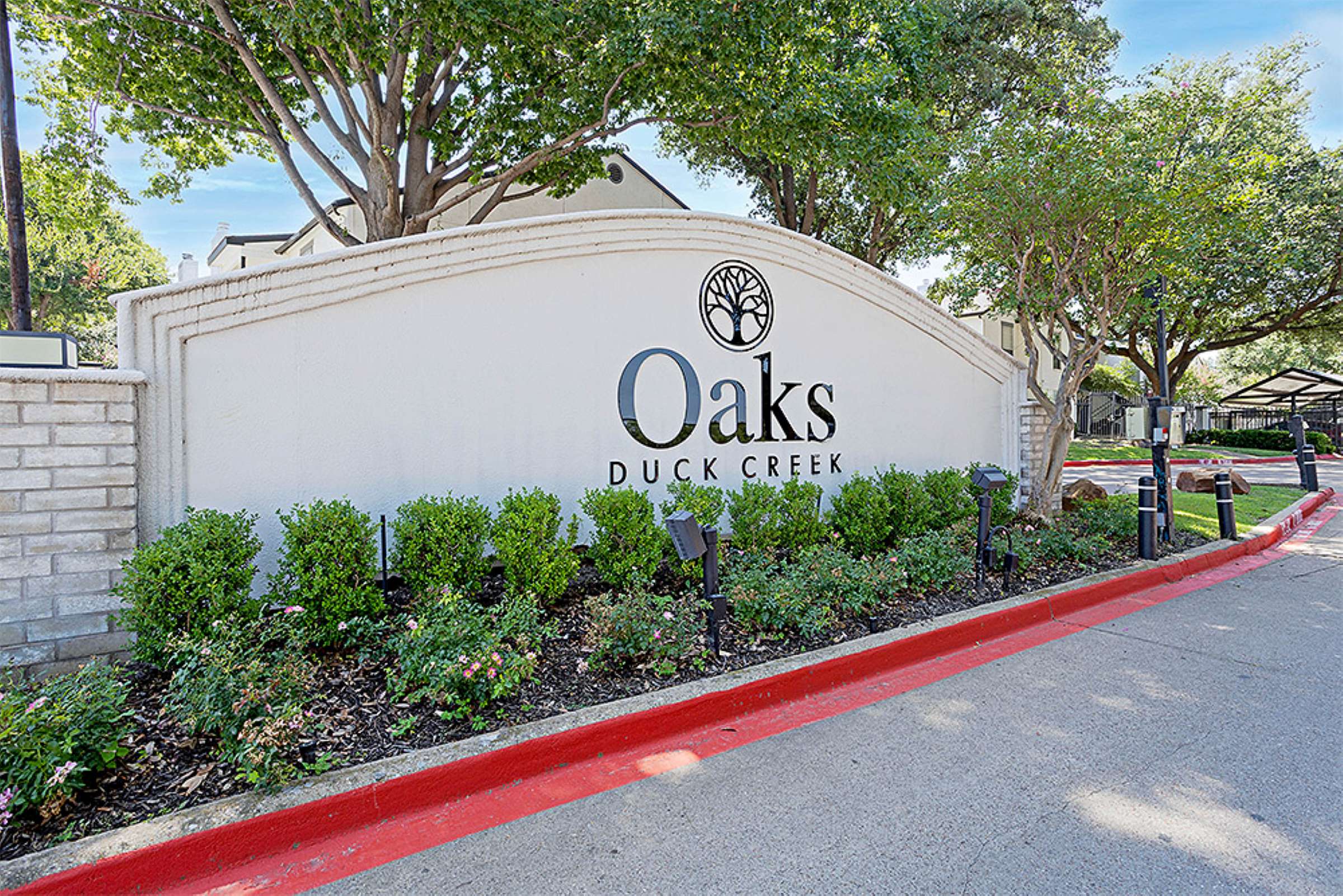 Oaks at Duck Creek Apartments